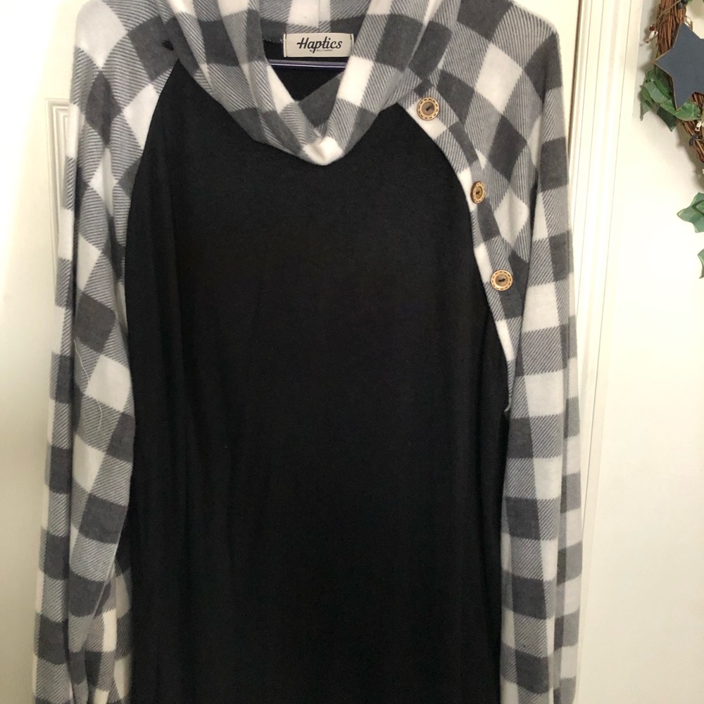 Haptics new 3 x top. Black/white/ grey